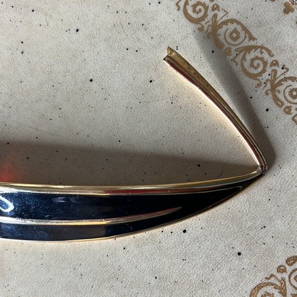 Vintage Valentino Brooch - Picture 3 of 7